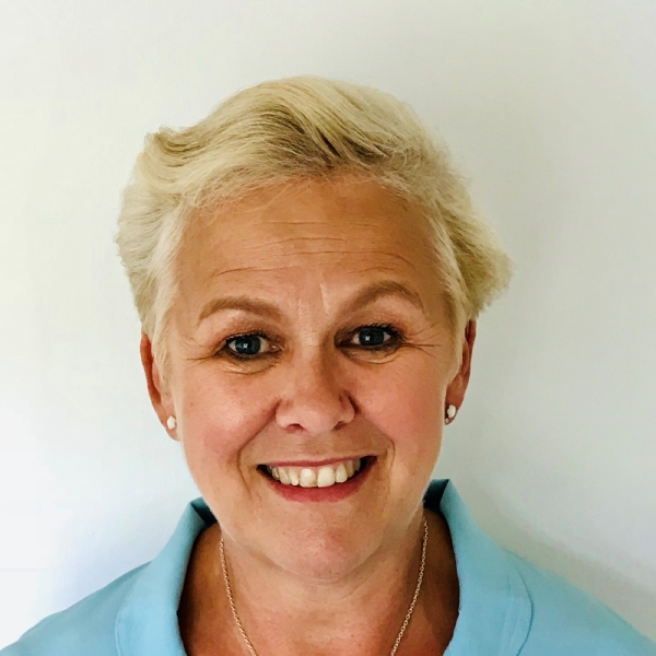 Ms Lesley Turner